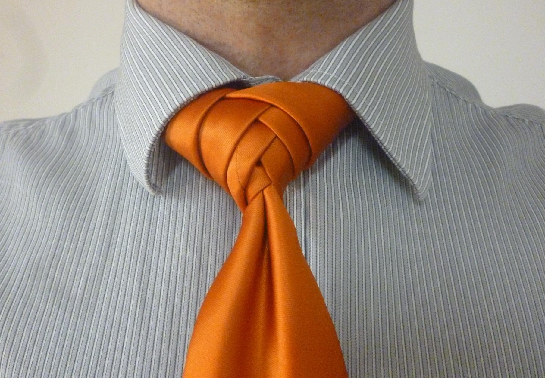 Красивый узел галстука