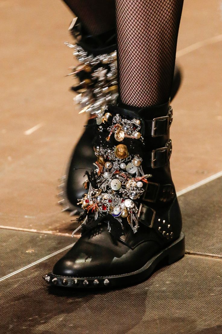 Yves Saint Laurent ботинки с шипами