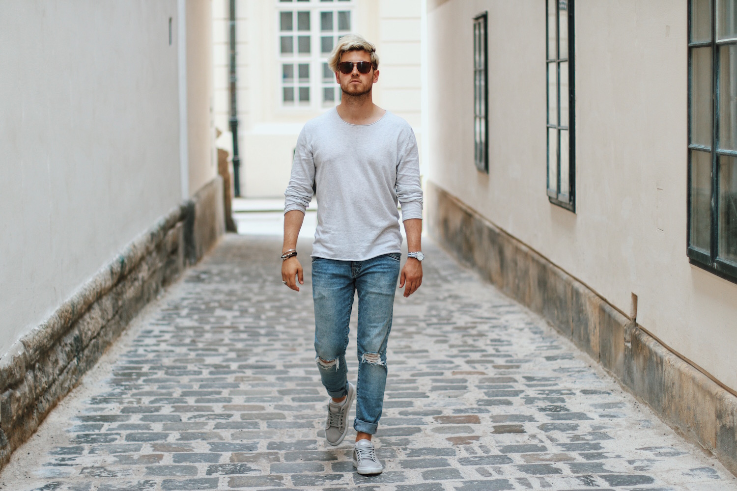 Мужские белые джинсы фото с чем носить фото