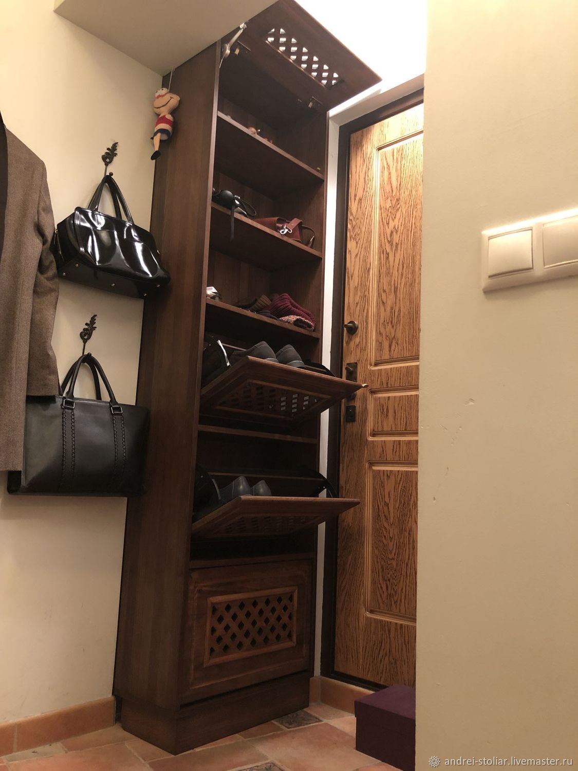 шкаф в коридор с полкой для обуви
