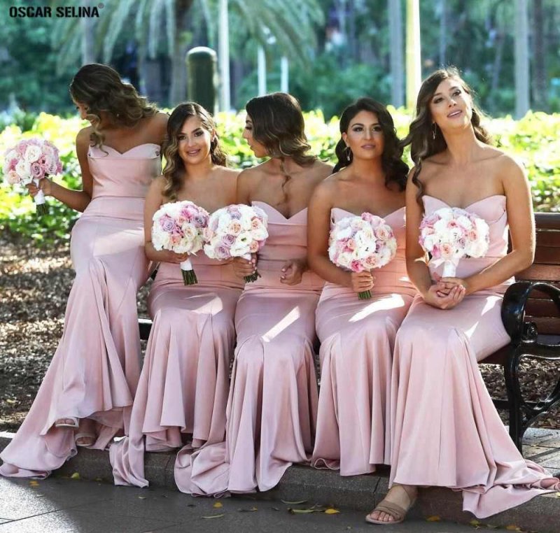 Розовое платье подружки невесты