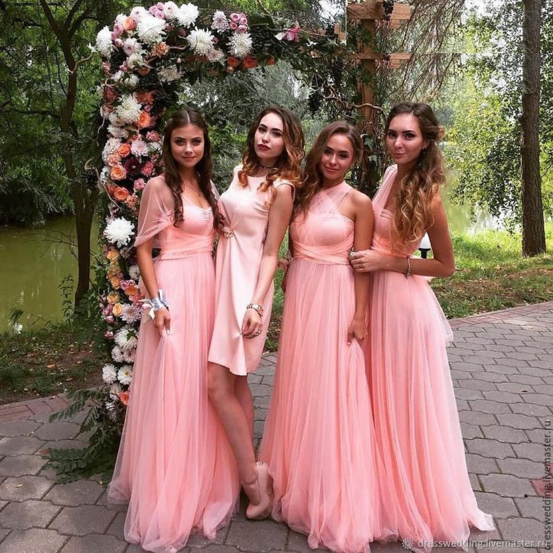 Розовое платье подружки невесты