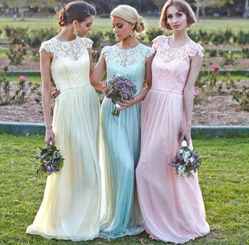 Бордовые платья подружек невесты