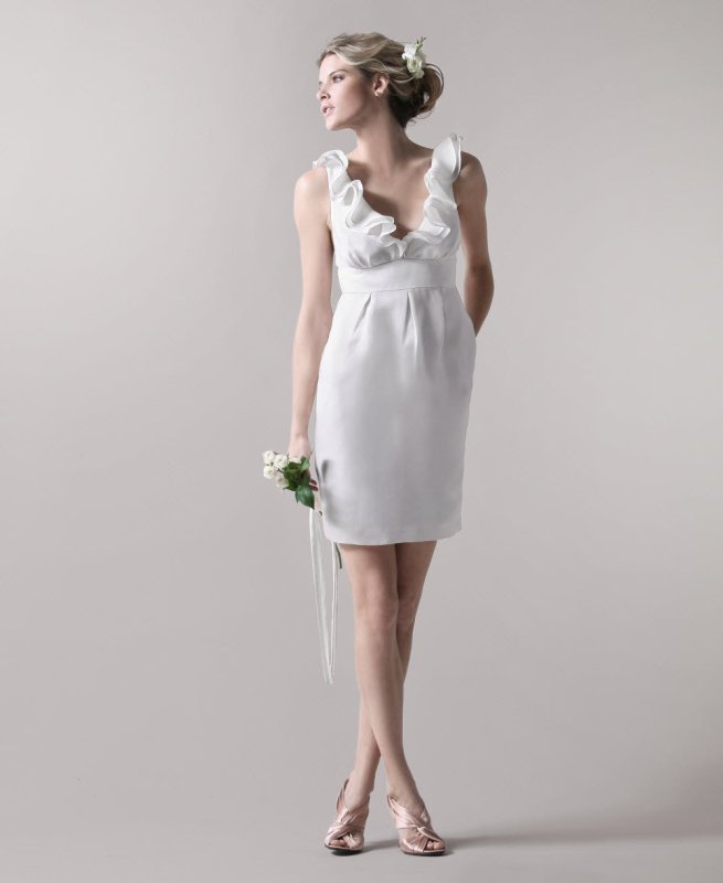 Белое платье футляр