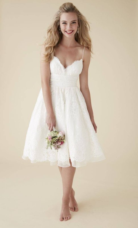 Короткое атласное свадебное платье