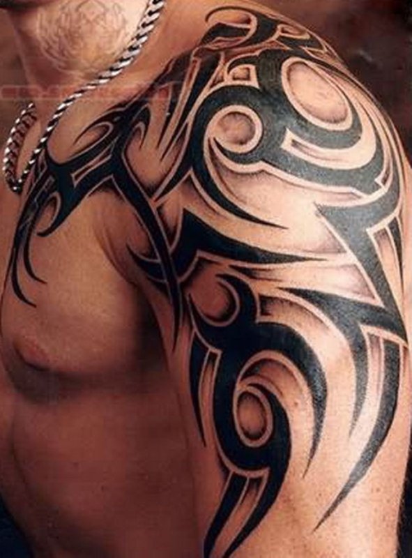 Мужские татуировки узоры на плече - смысл и стиль