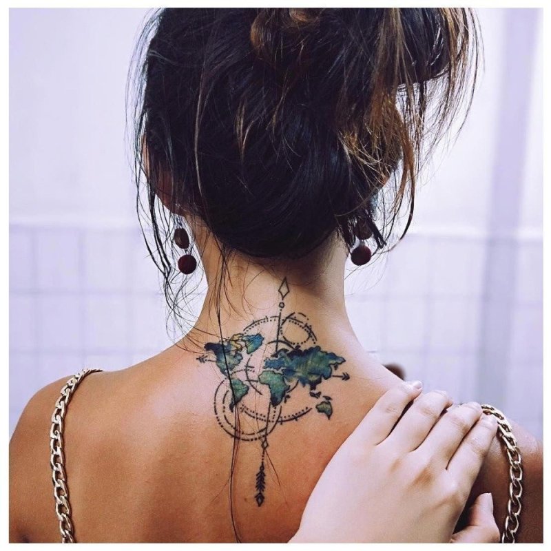 Самые популярные татуировки на шее для девушек
