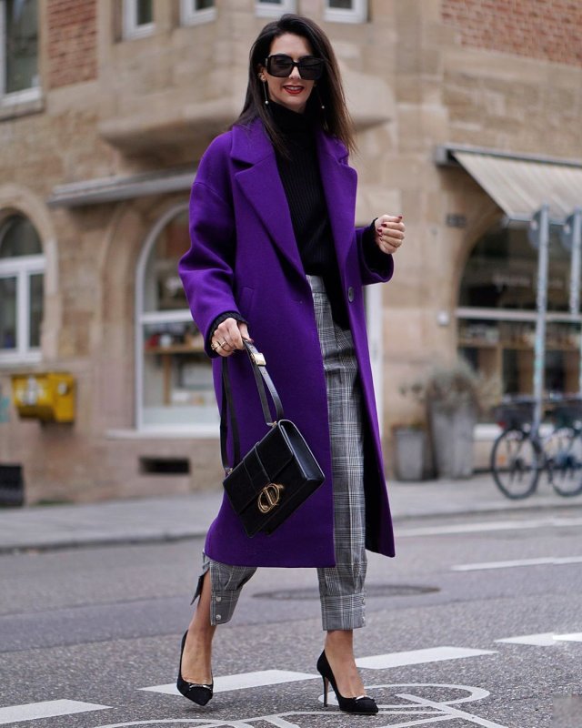 Резерверд фиолетовое пальто