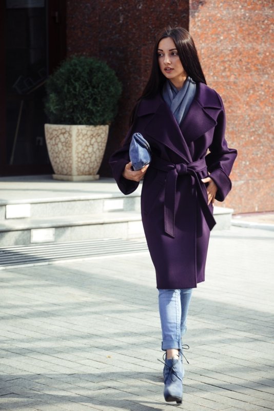 Фиолетовое пальто женское