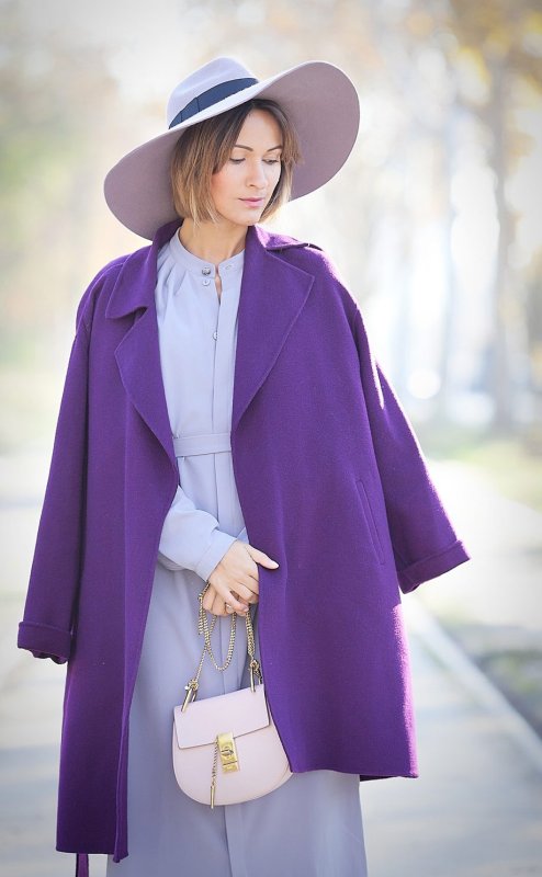 Образ с фиолетовым пальто