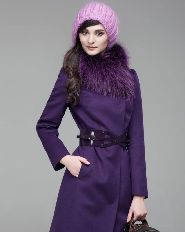 Фиолетовое пальто длинное