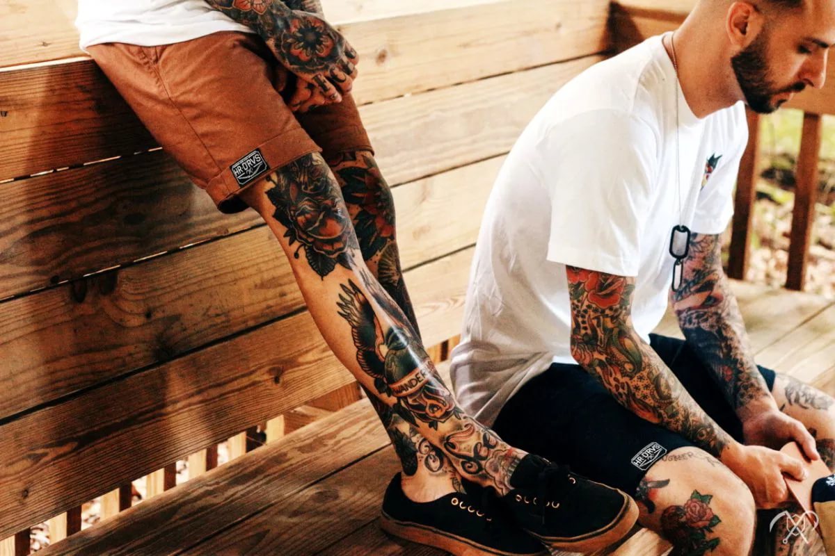 Татуированные ноги мужчин