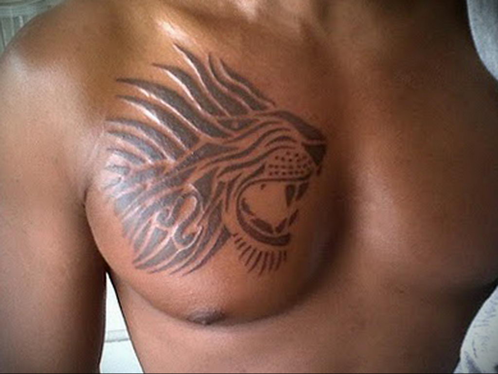 татуировки на левой груди у мужчин фото 34