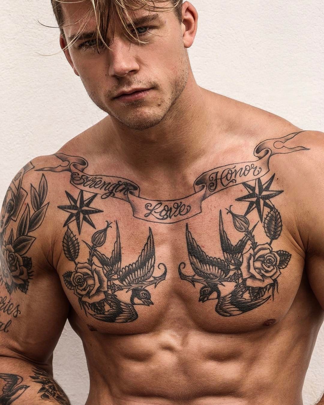 идеи для татуировок для мужчин на груди фото 35