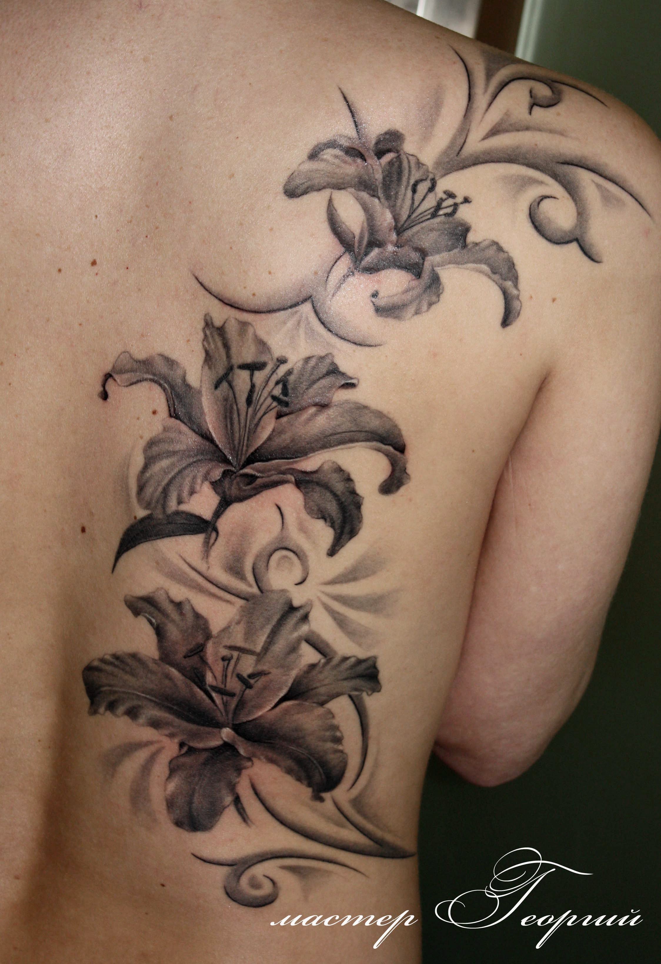 Лилия цветок тату