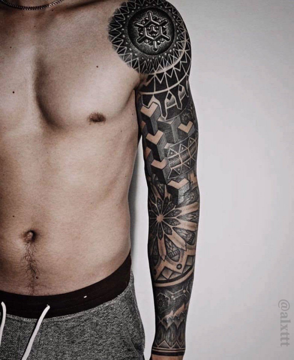 Татуировки для мужчин черные (79 фото)