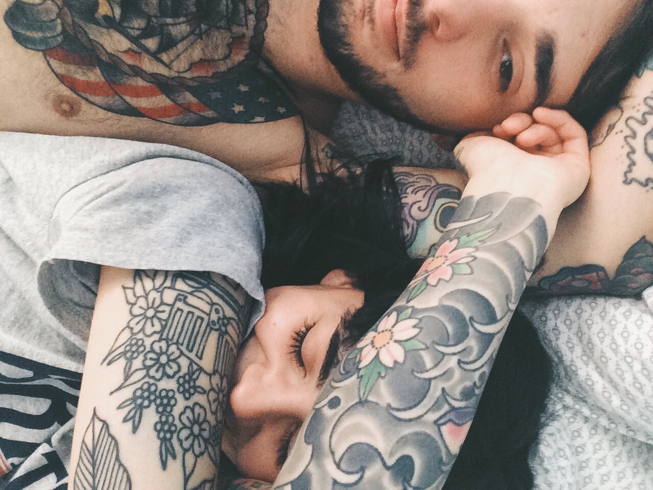 Пацан и девочка с Татуировки