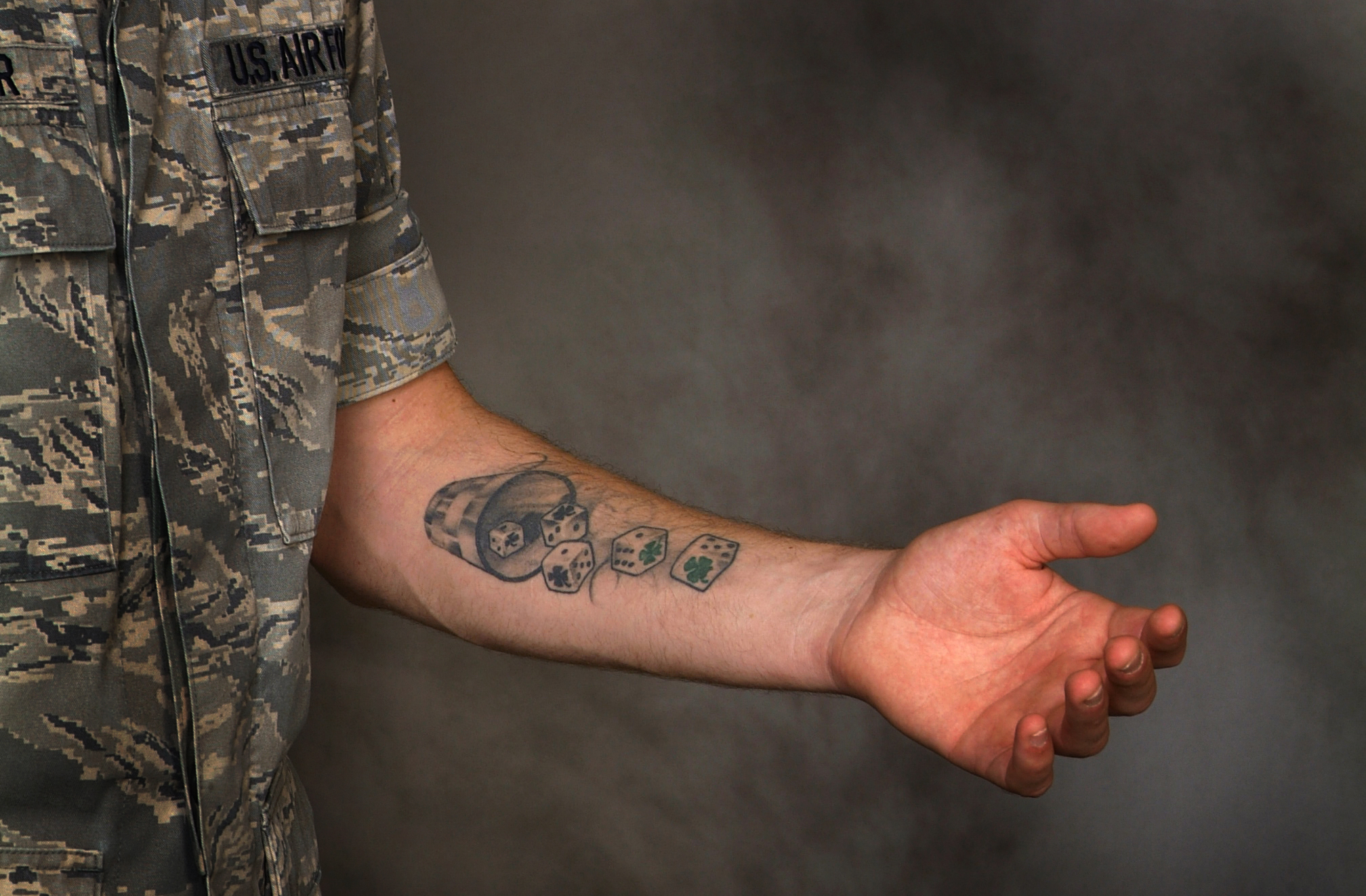 Армейские тату на руке