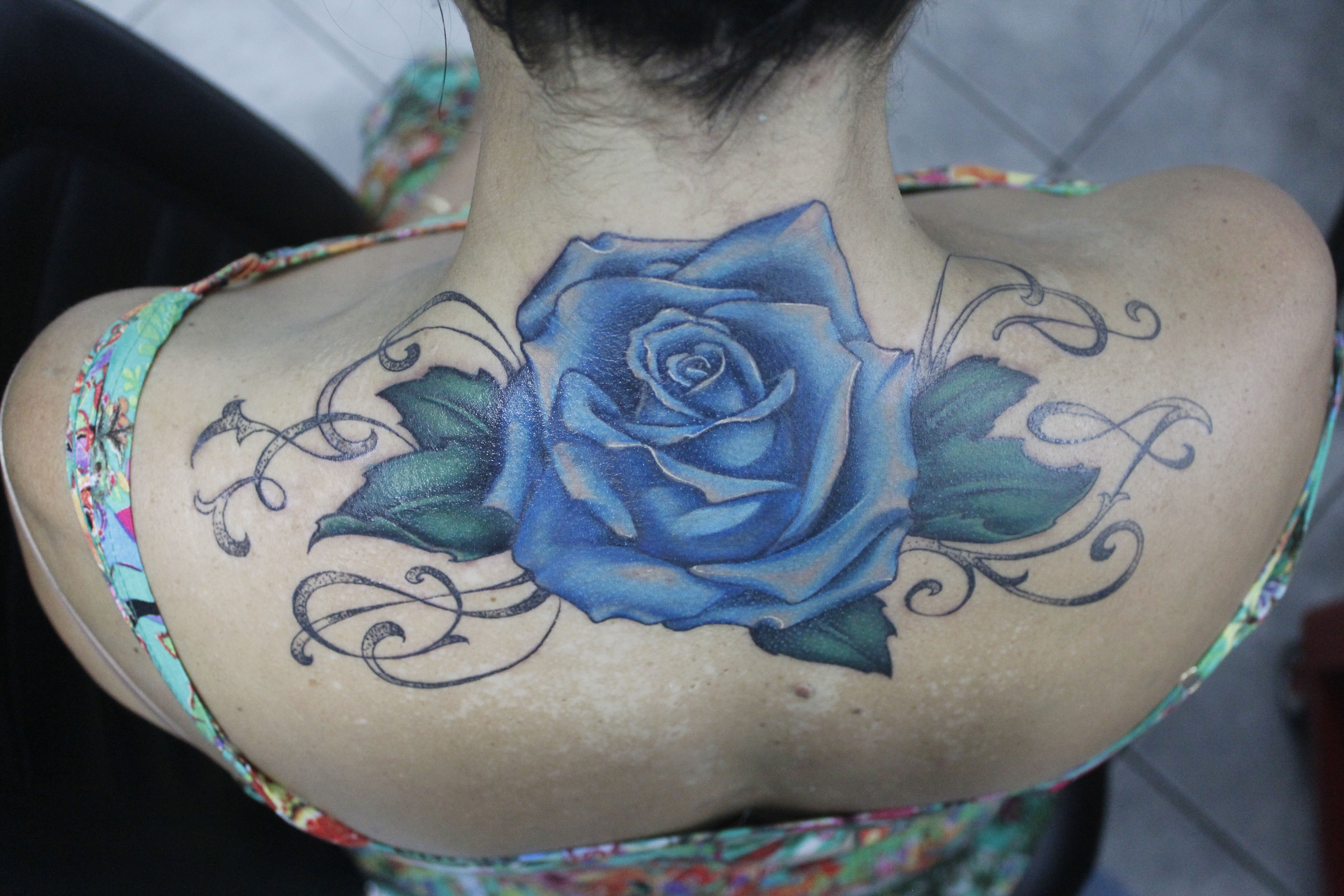 Татуировка синяя роза