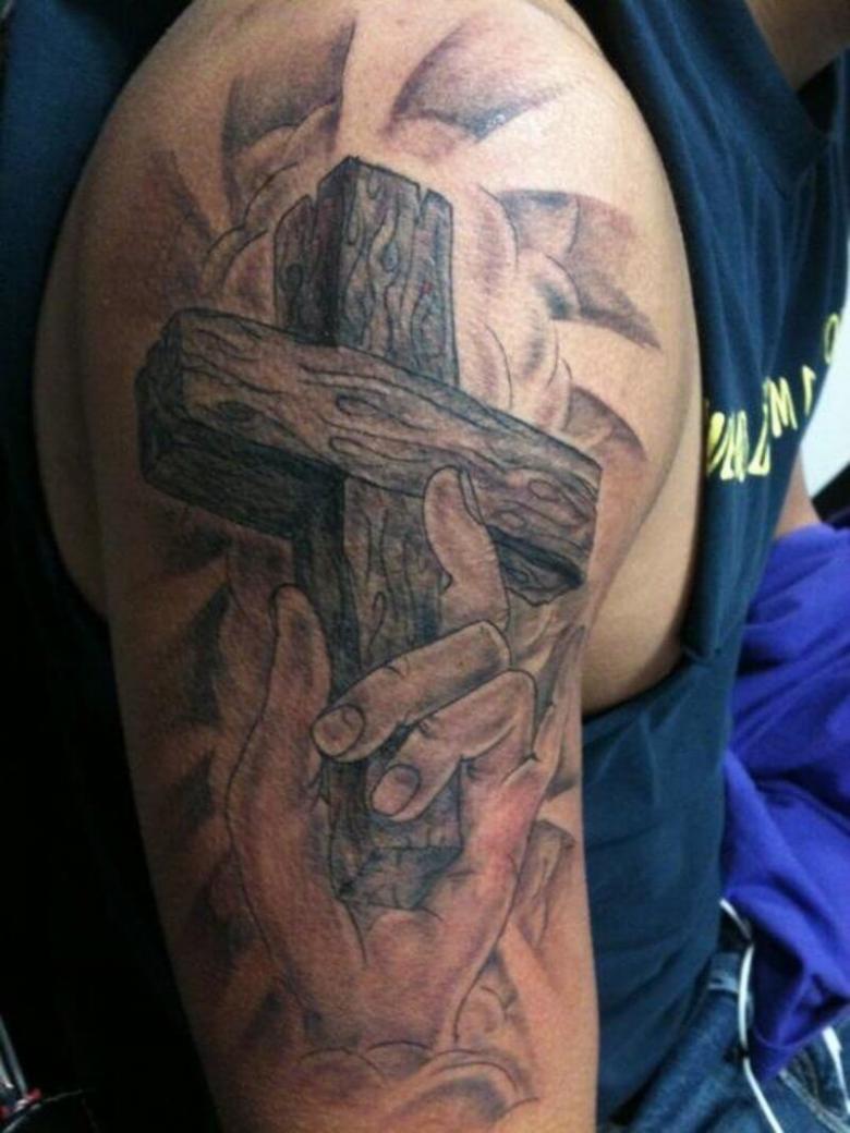 Тату православный крест на руке