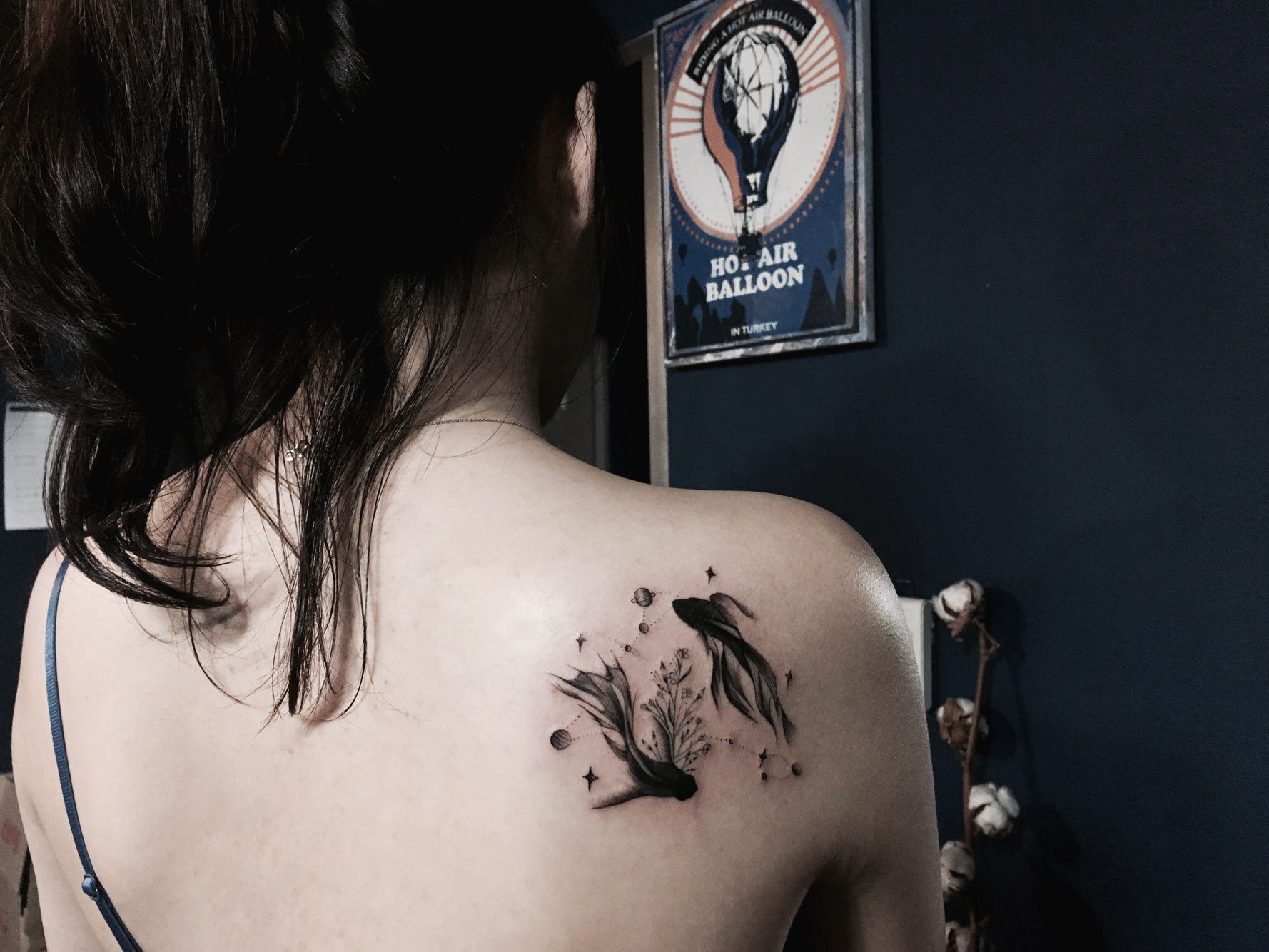 Татуировка знак зодиака рыбы для девушек