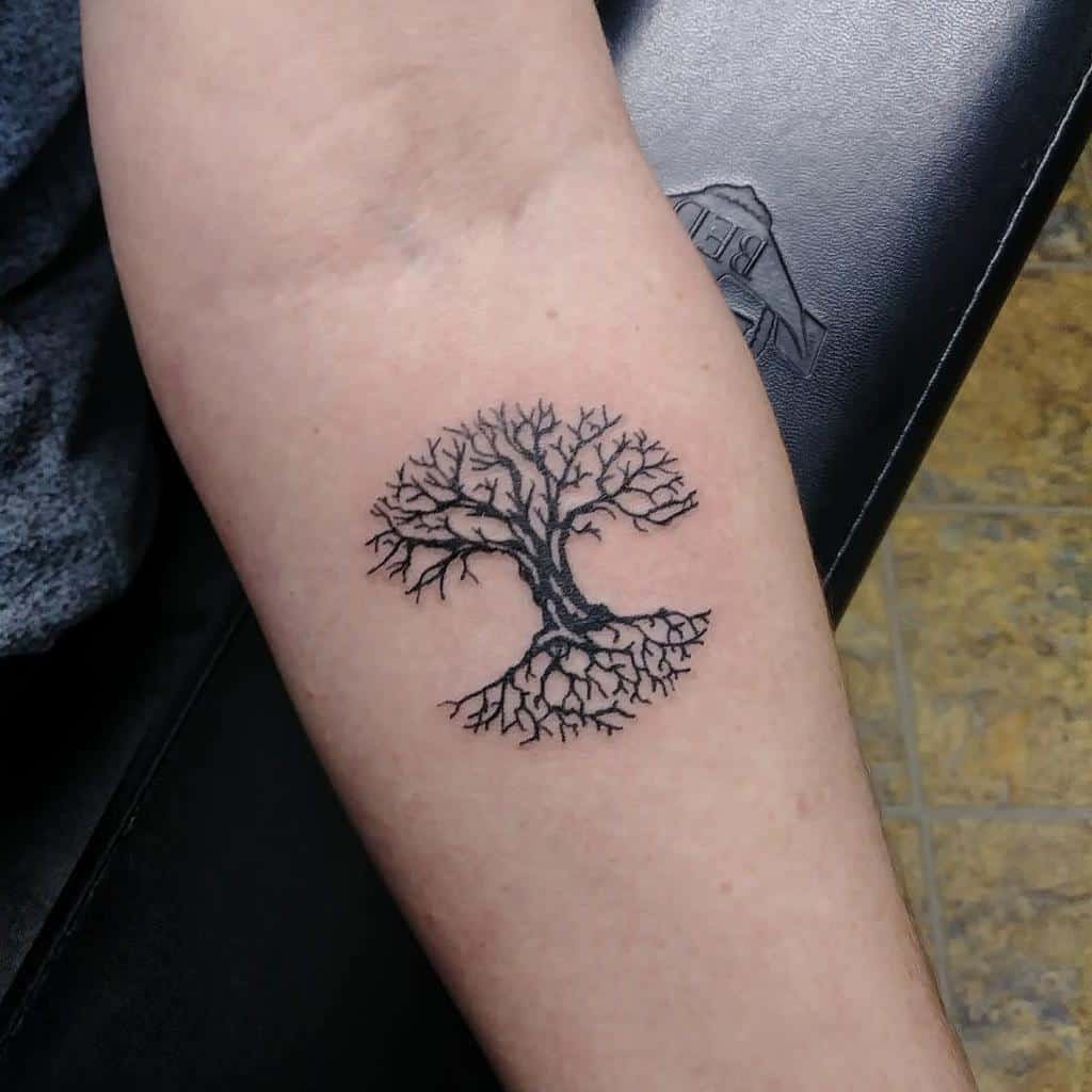 Языческое дерево тату.