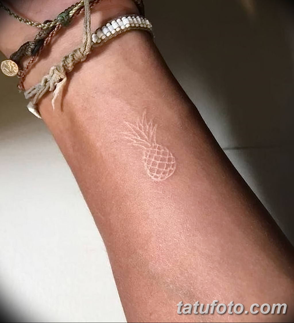 Белые татуировки: красивые и необычные идеи нательного рисунка