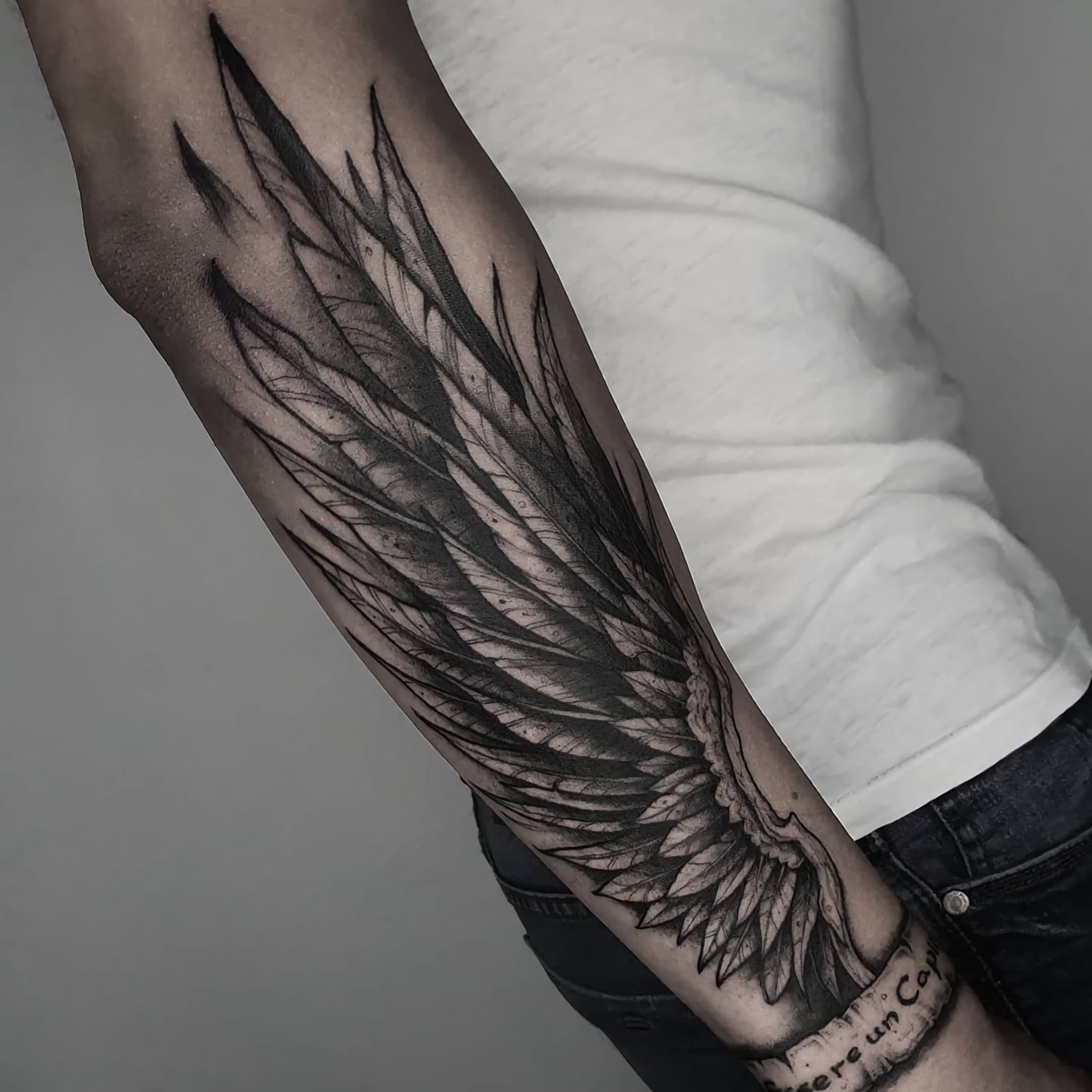 Татуировки крылья на ногах (79 фото)