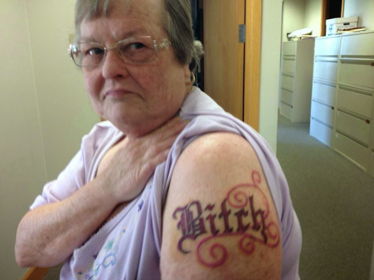 Обвисшие Татуировки в старости