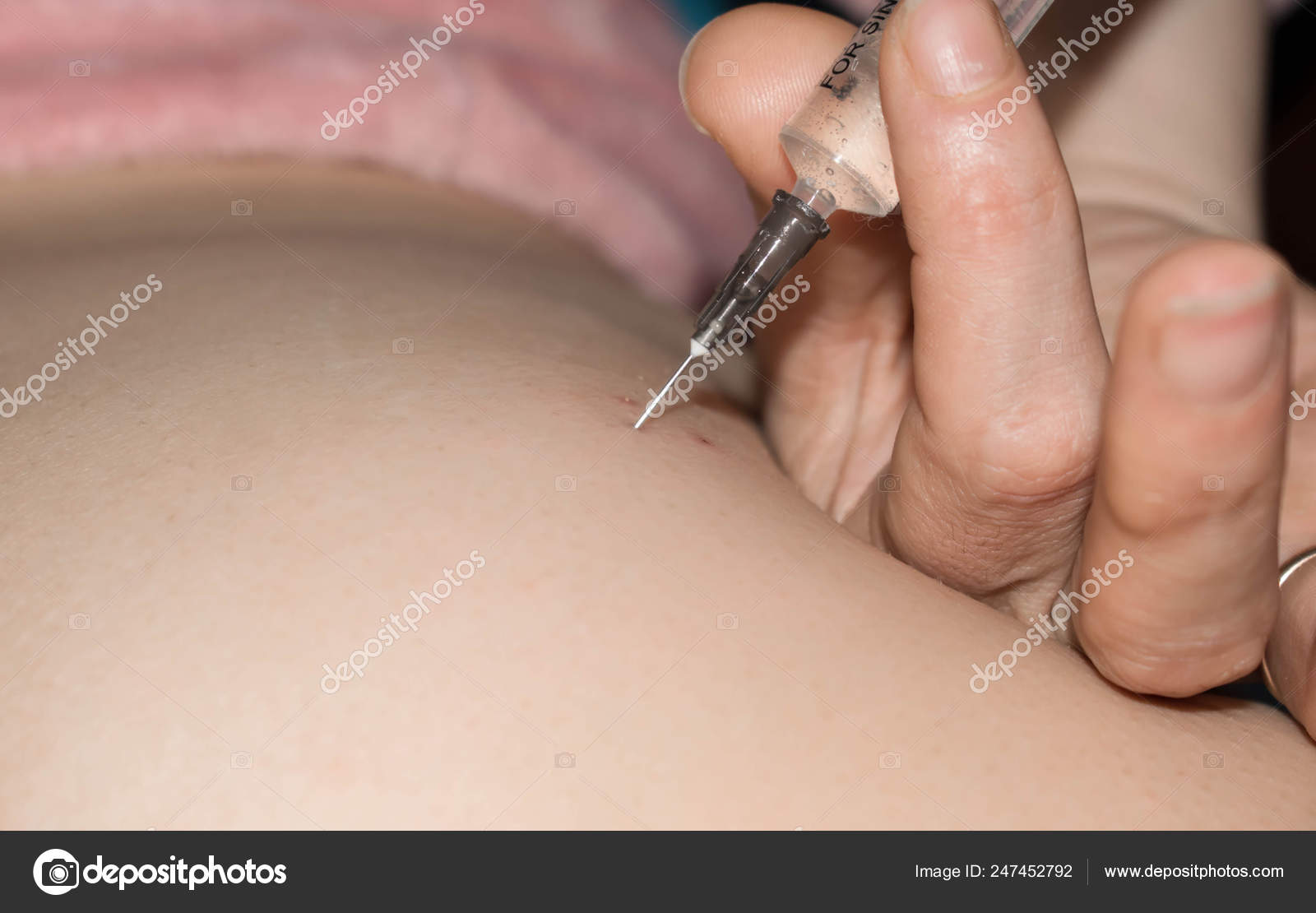 как делают уколы в жопу женщинам фото 34