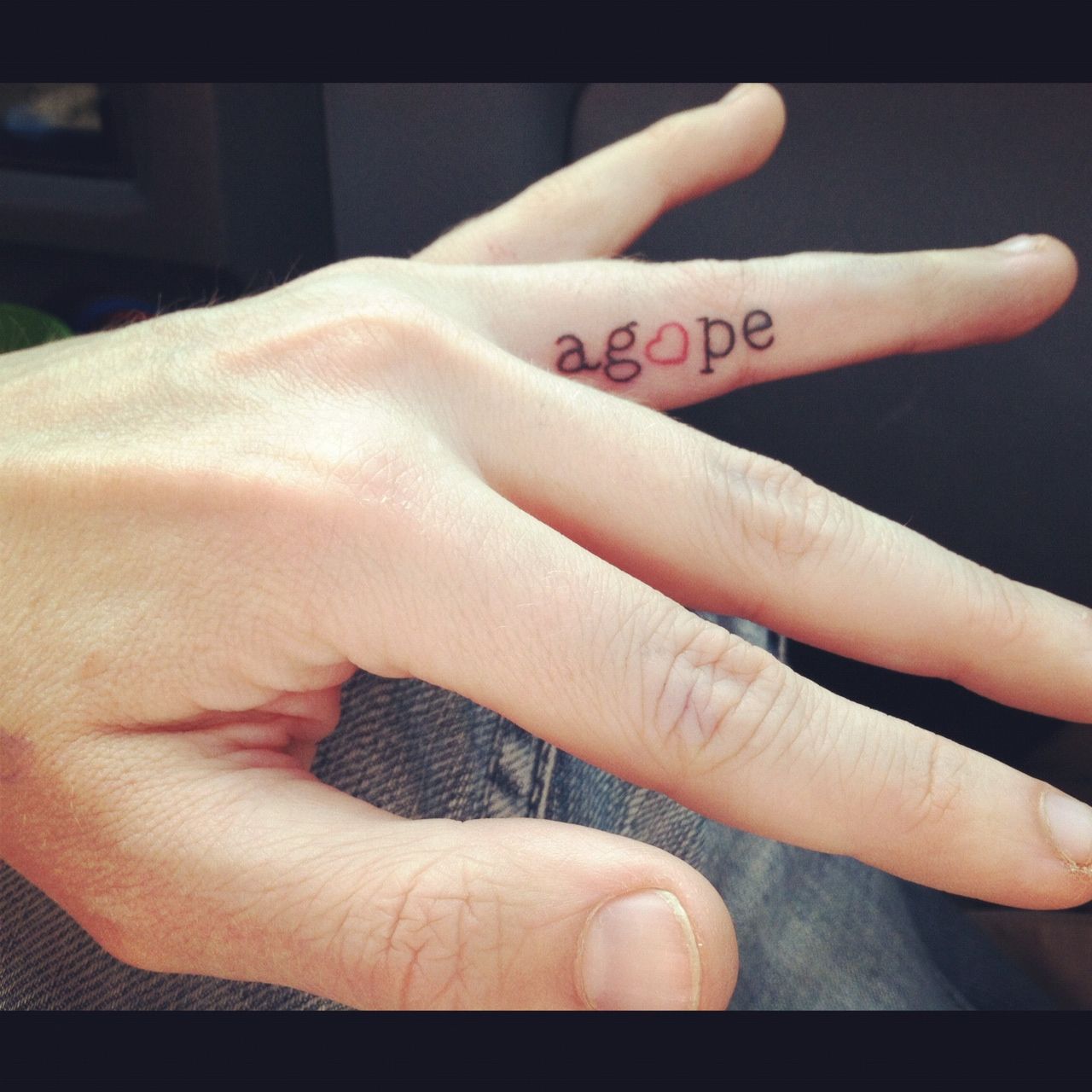Татуировка love на пальце (59 фото) .