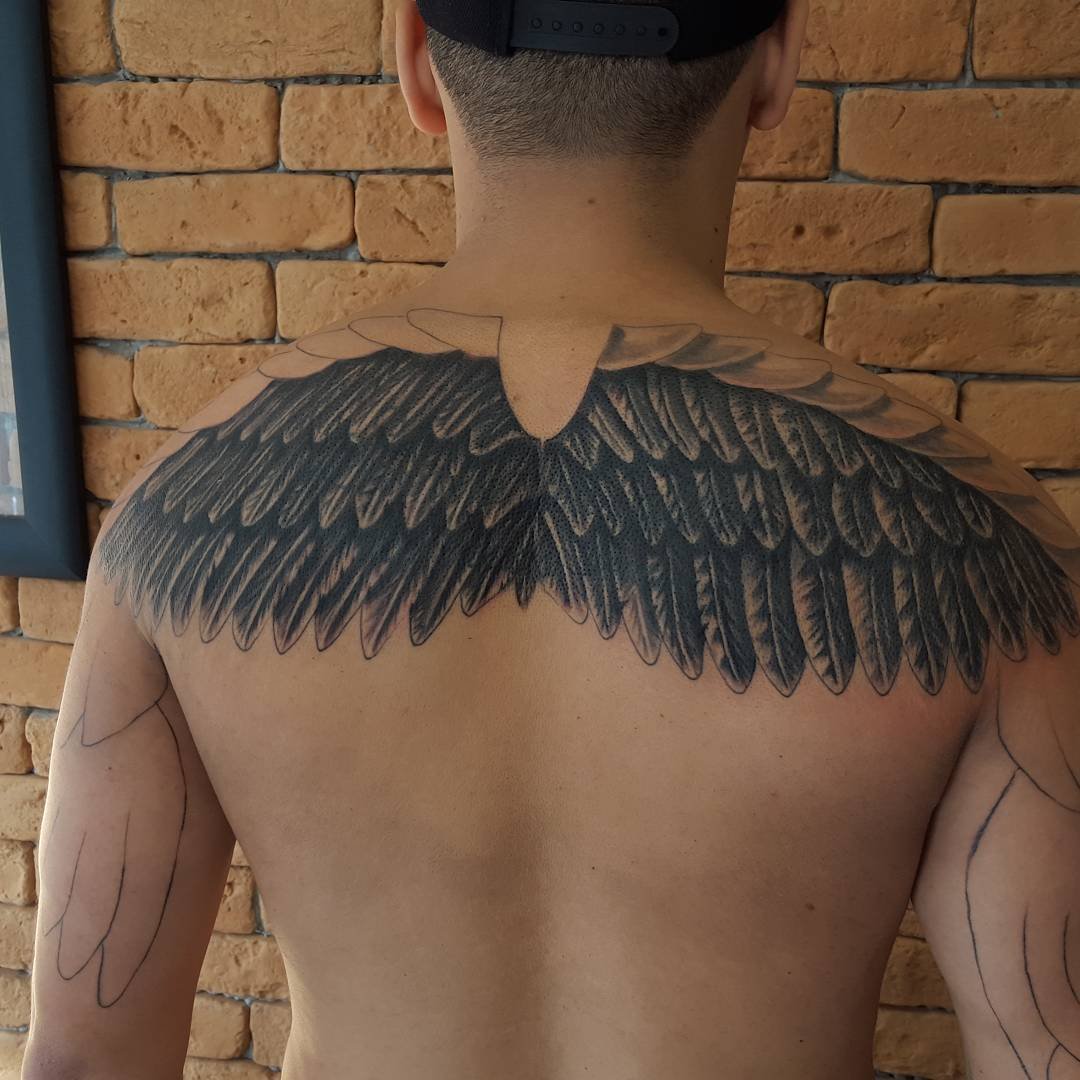 фото тату крыльев на спине
