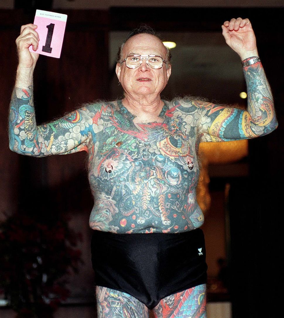 Татуированные женщины в старости