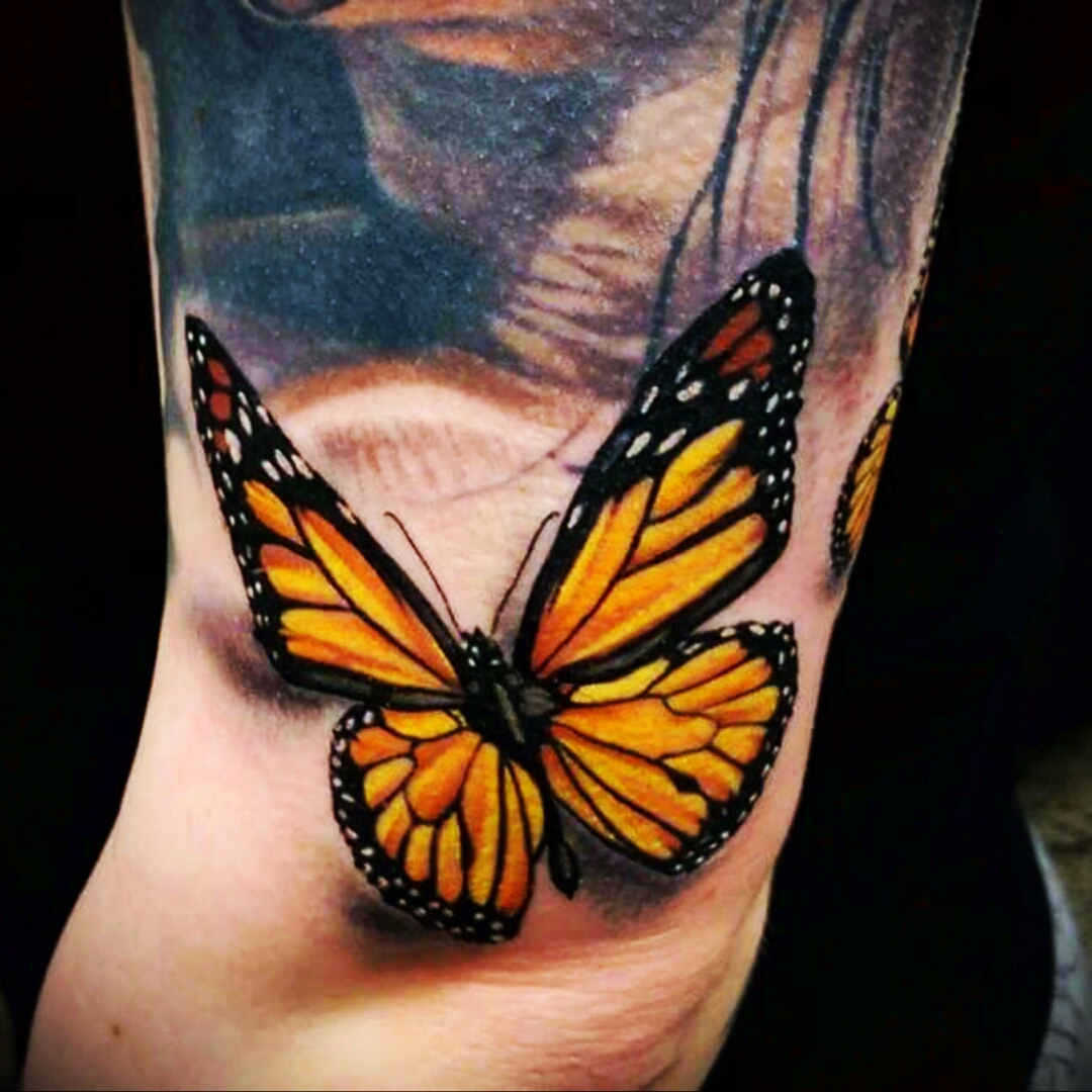 Цветные татуировки бабочек (59 фото)