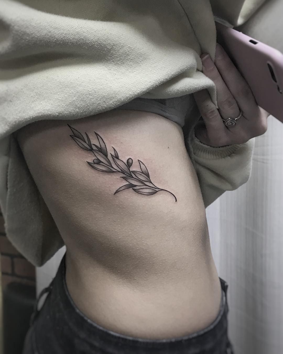 Тату оливковая ветвь, ветка, венок: значение, фото татуировки, эскизы