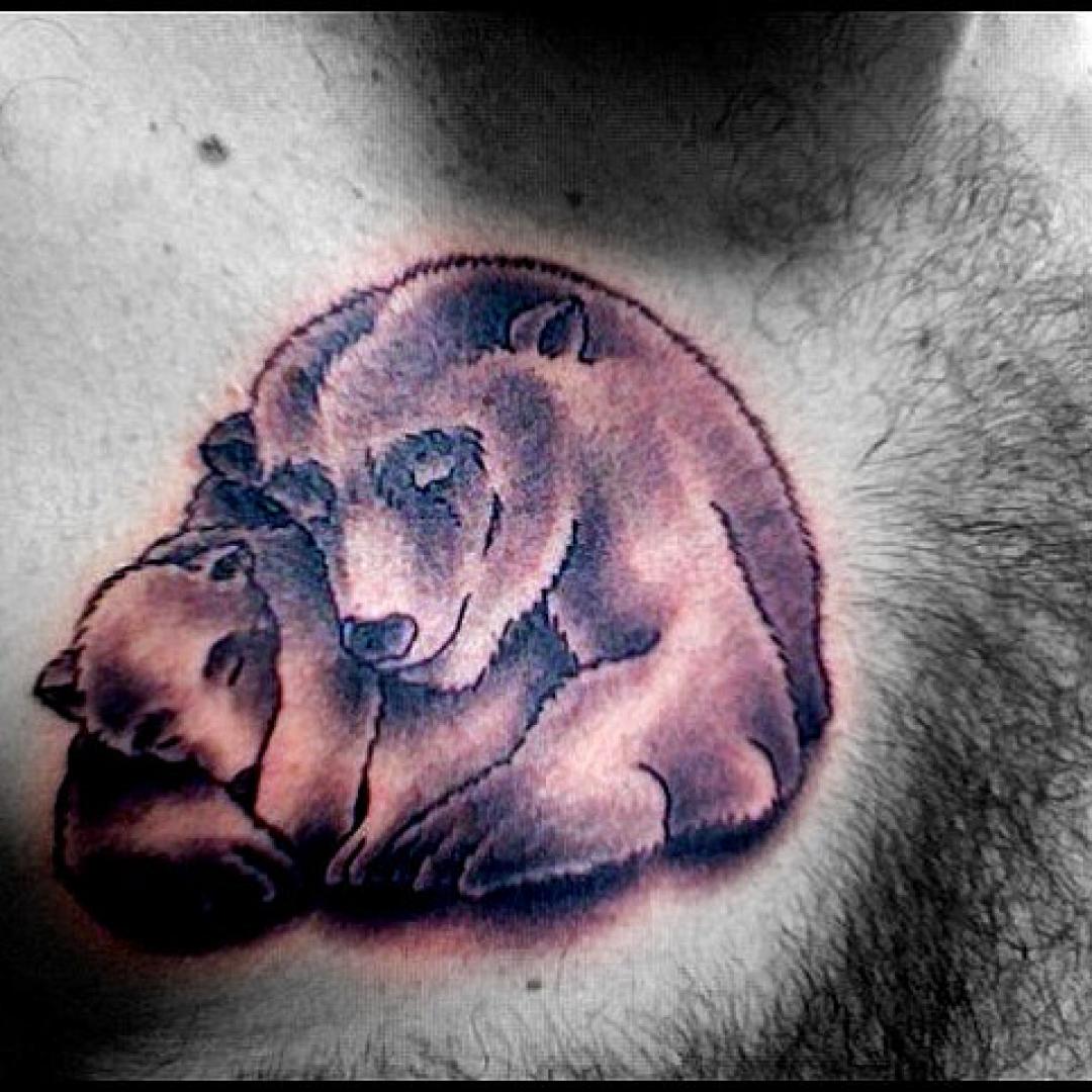 Тату медведь для девушки
