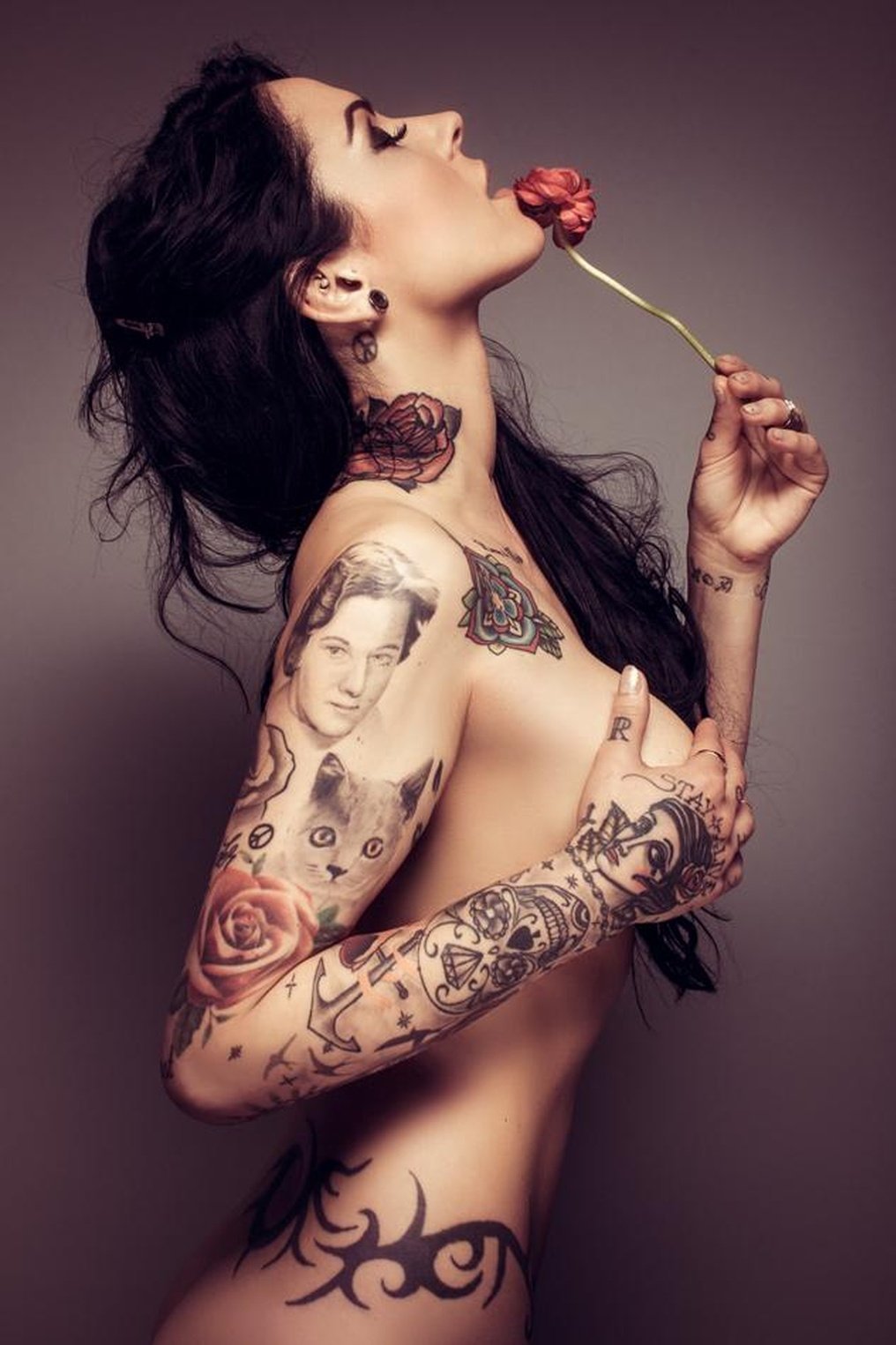 Красивые девушки с татуировками на теле