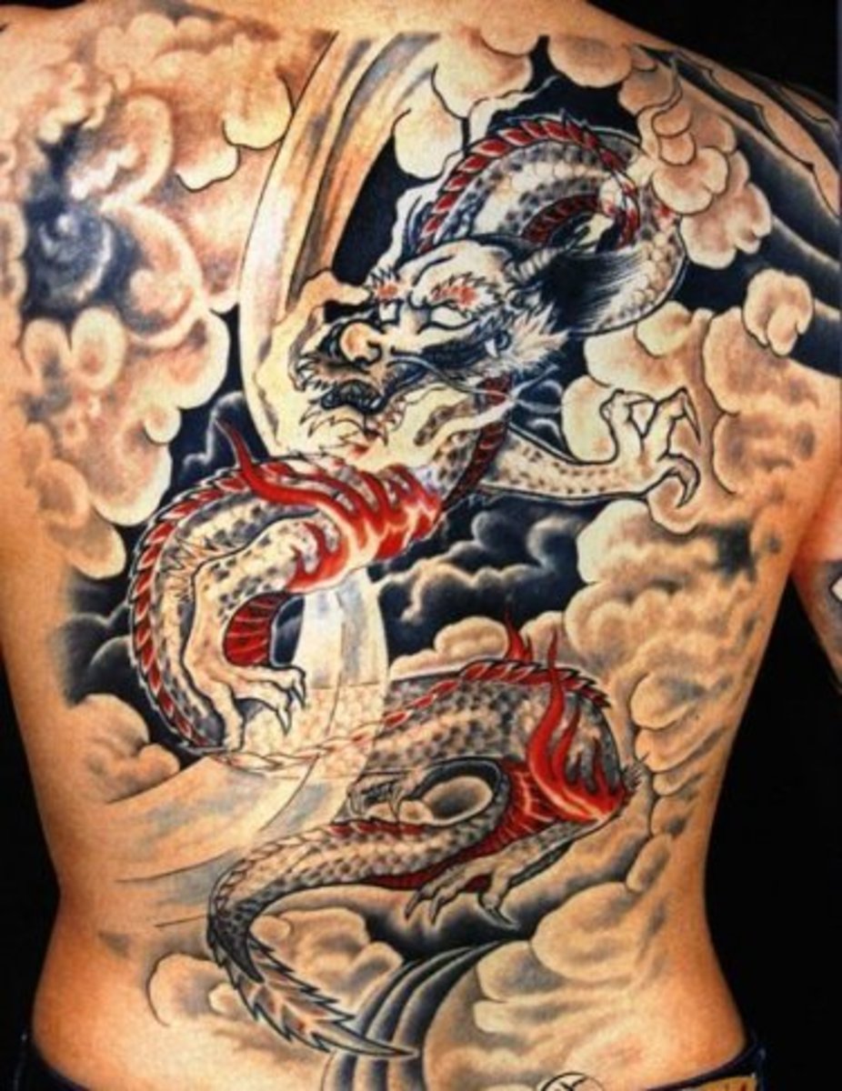 Китайский дракон на спине