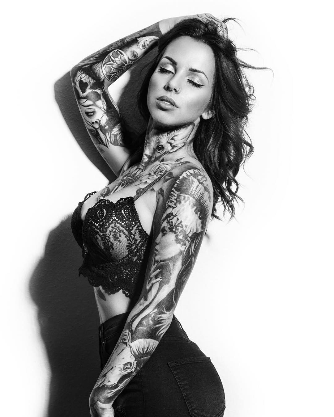 Татуированная модель Denny Inkppl Tattoo Magazine -