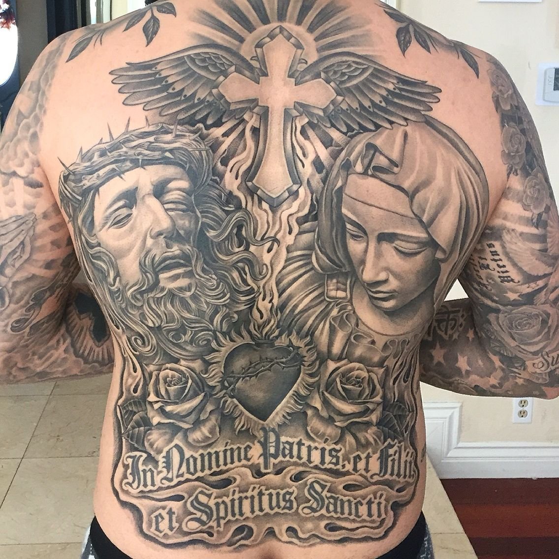 Мужские татуировки с православным крестом