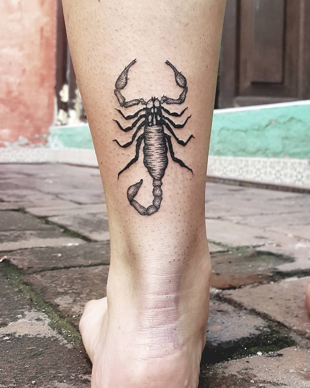 Татуировки скорпиона на ногах: подборка дизайнов | Tatuantes