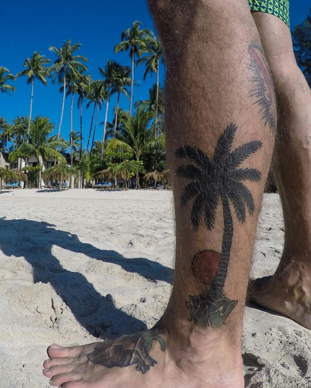 татуировки на волосатой ноге фото 12