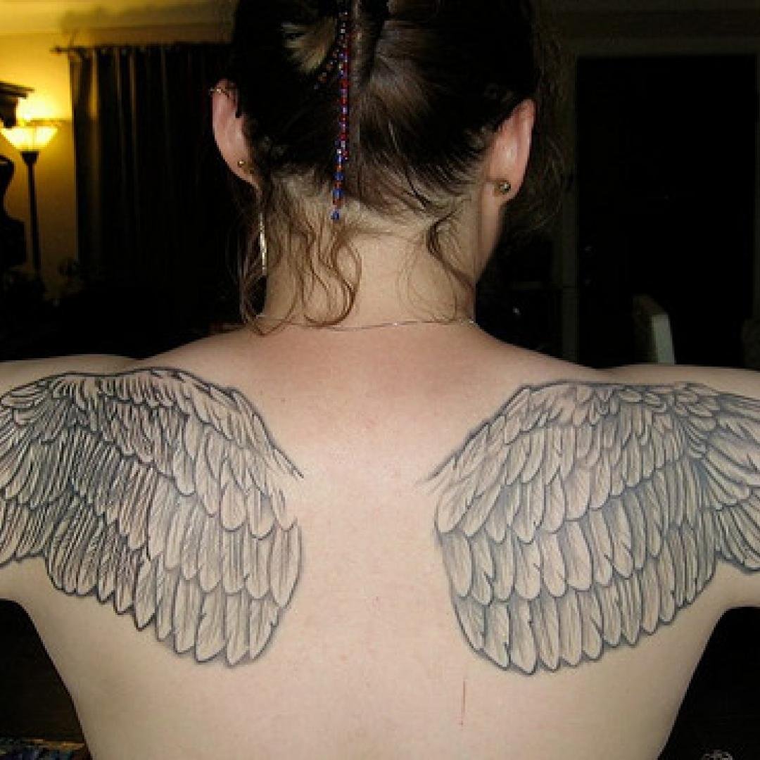 Тату Крылья ангела на плечах