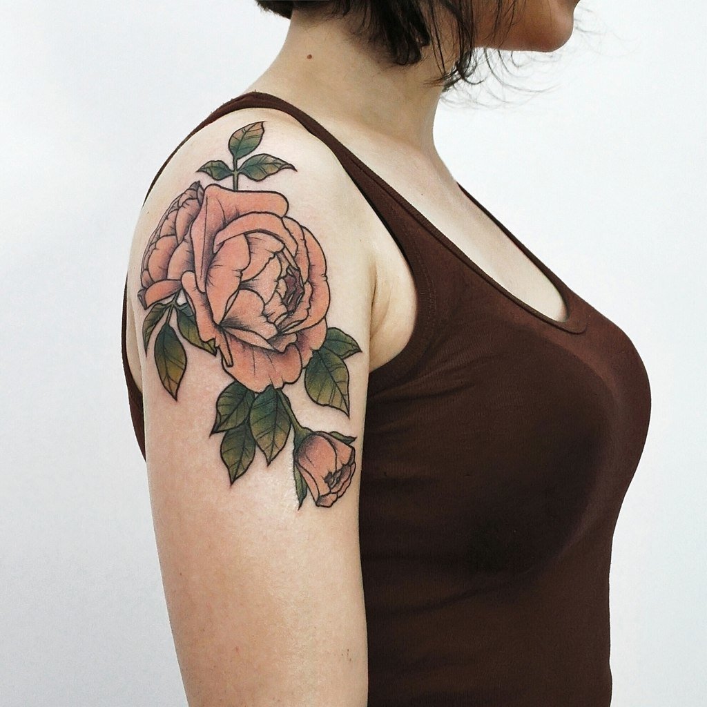 Татуировки для женщин на плече