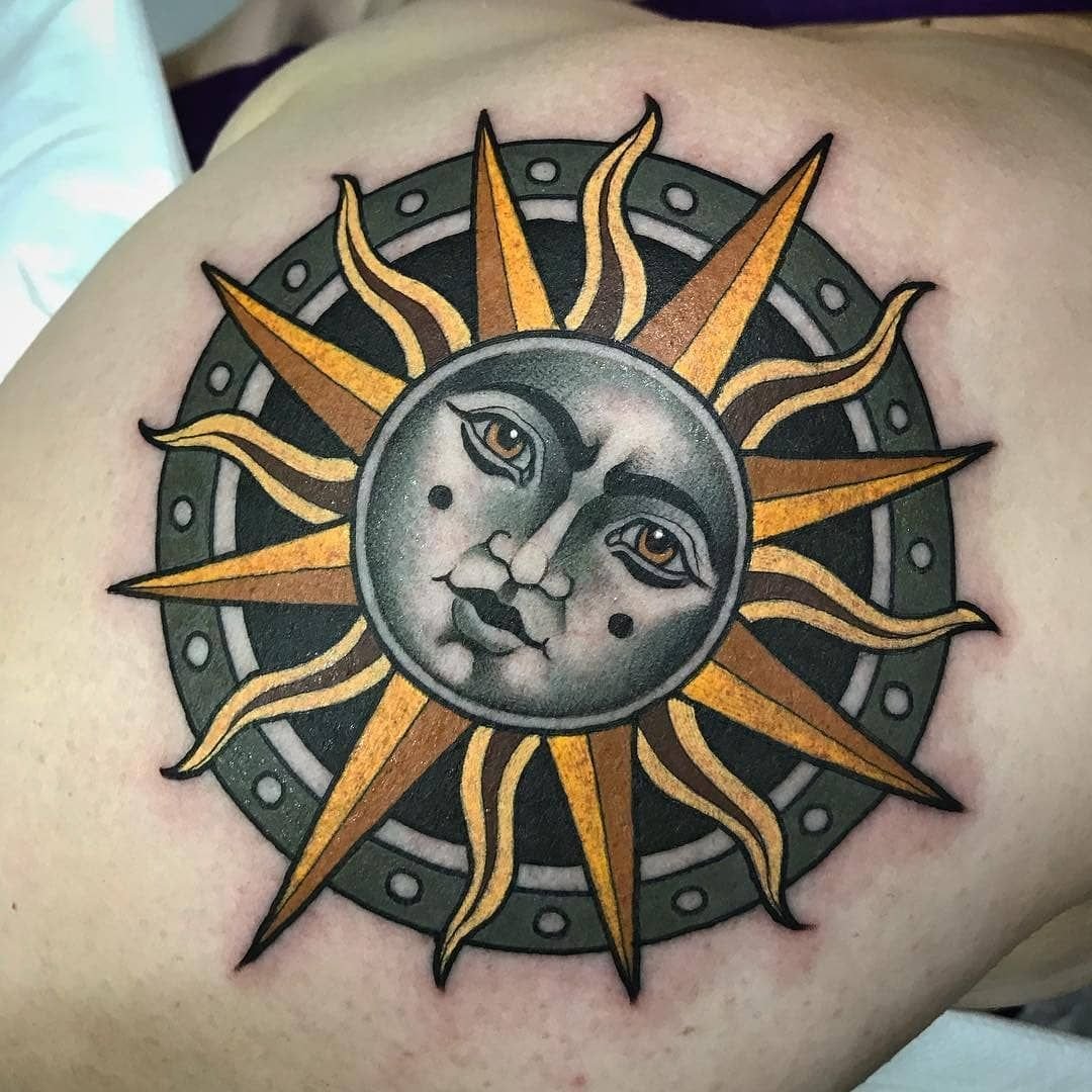 Татуировка славянское солнце