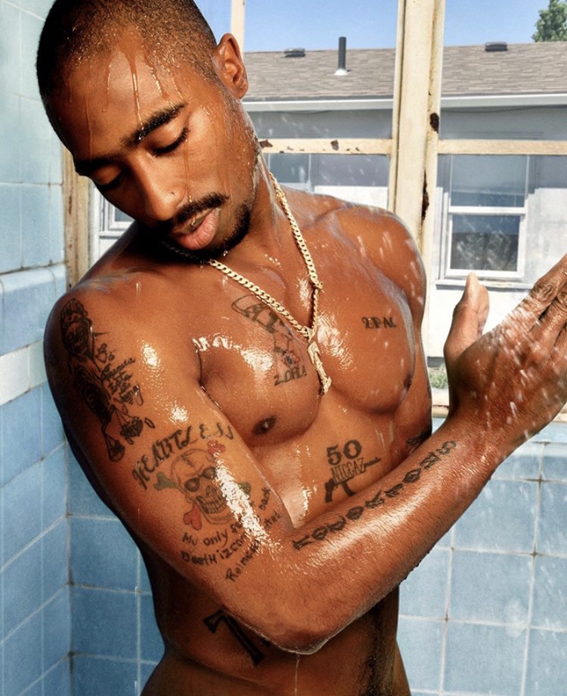 Tupac bathtub photoshoot ✔ Festus Paul (@festuspaul86) / Twi
