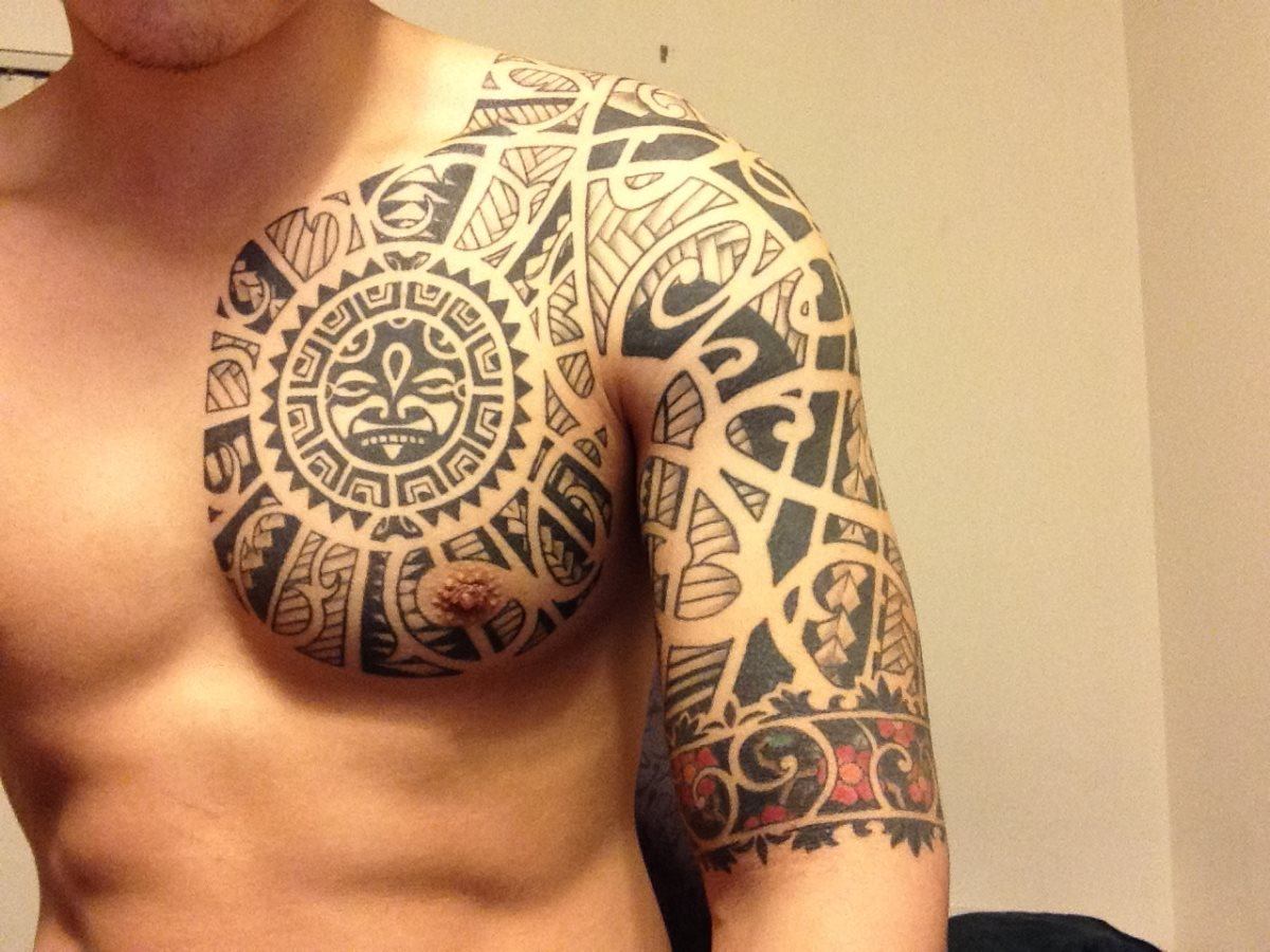 татуировки для мужчин плечо и грудь фото 119