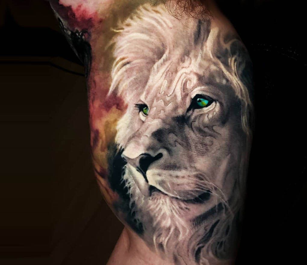 Реалистичные цветные тату Лев