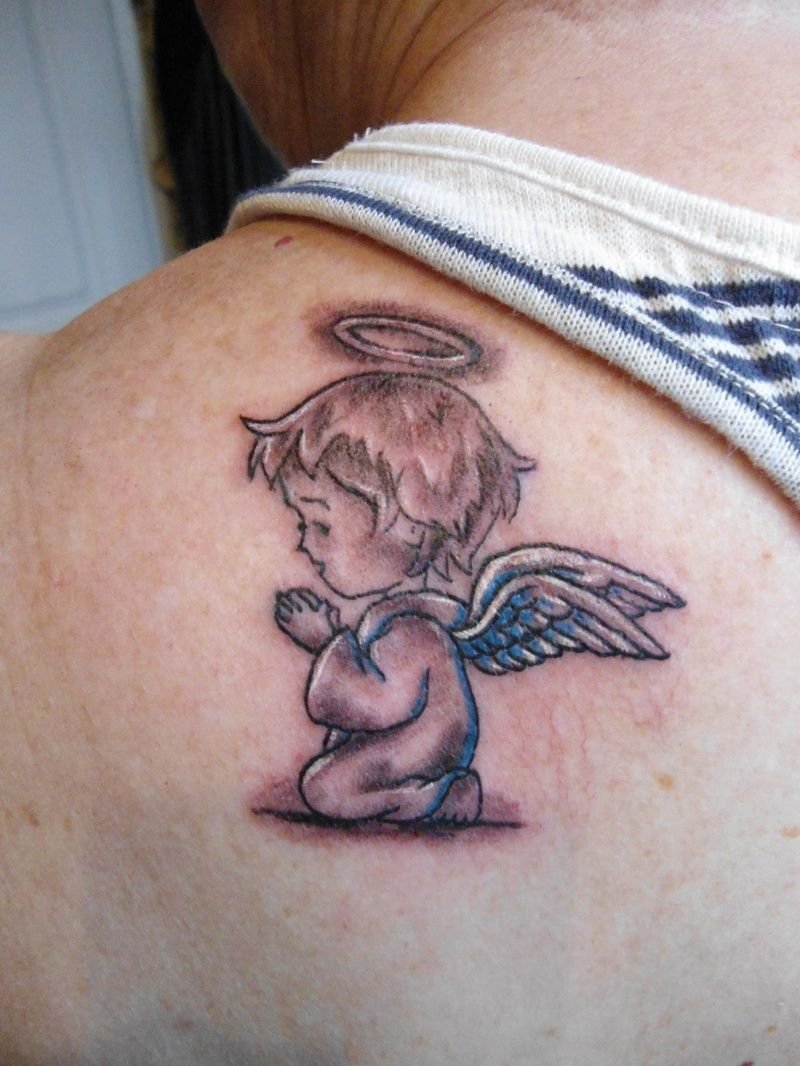 Татуировки ангелов для девушек