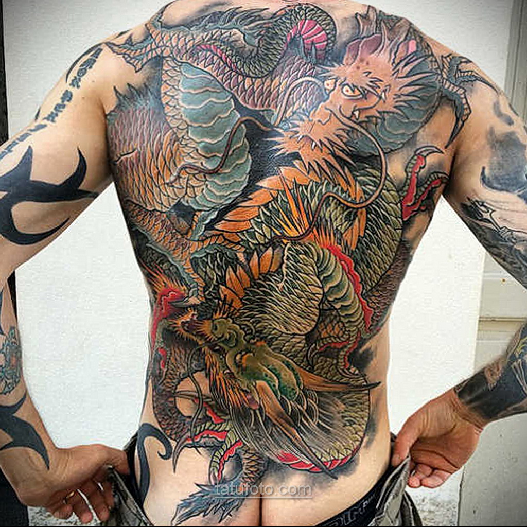 Татуировка дракона на всю спину